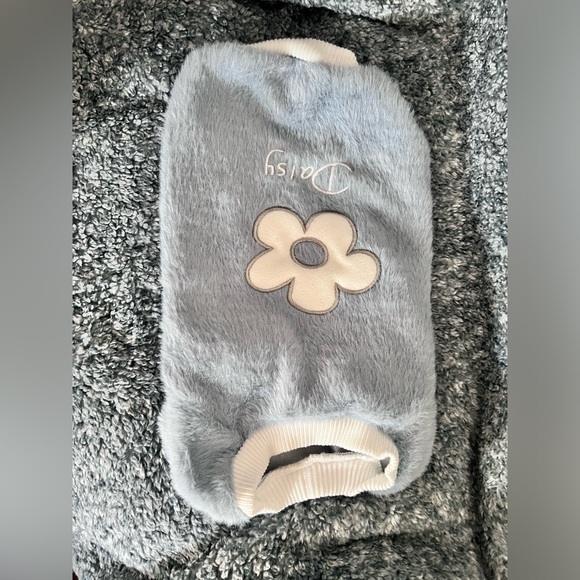🌟NWT! Petcircle Daisy Fuzzy Dog Sweater! - Picture 8 of 9